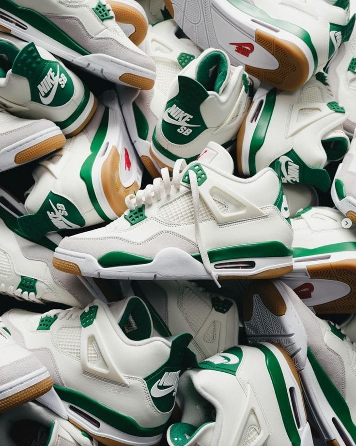 RETRO 4 PINE GREEN