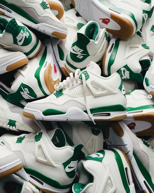 RETRO 4 PINE GREEN