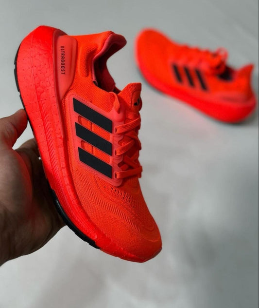 ULTRABOOST - RED BLACK